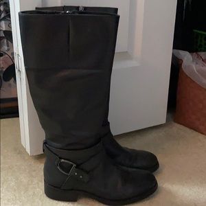 Knee high/riding boots